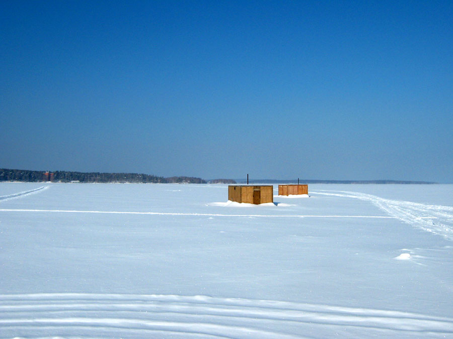 Озеро Увильды. Вид на Красный камень (фото Олега Куделенского, Челябинск)